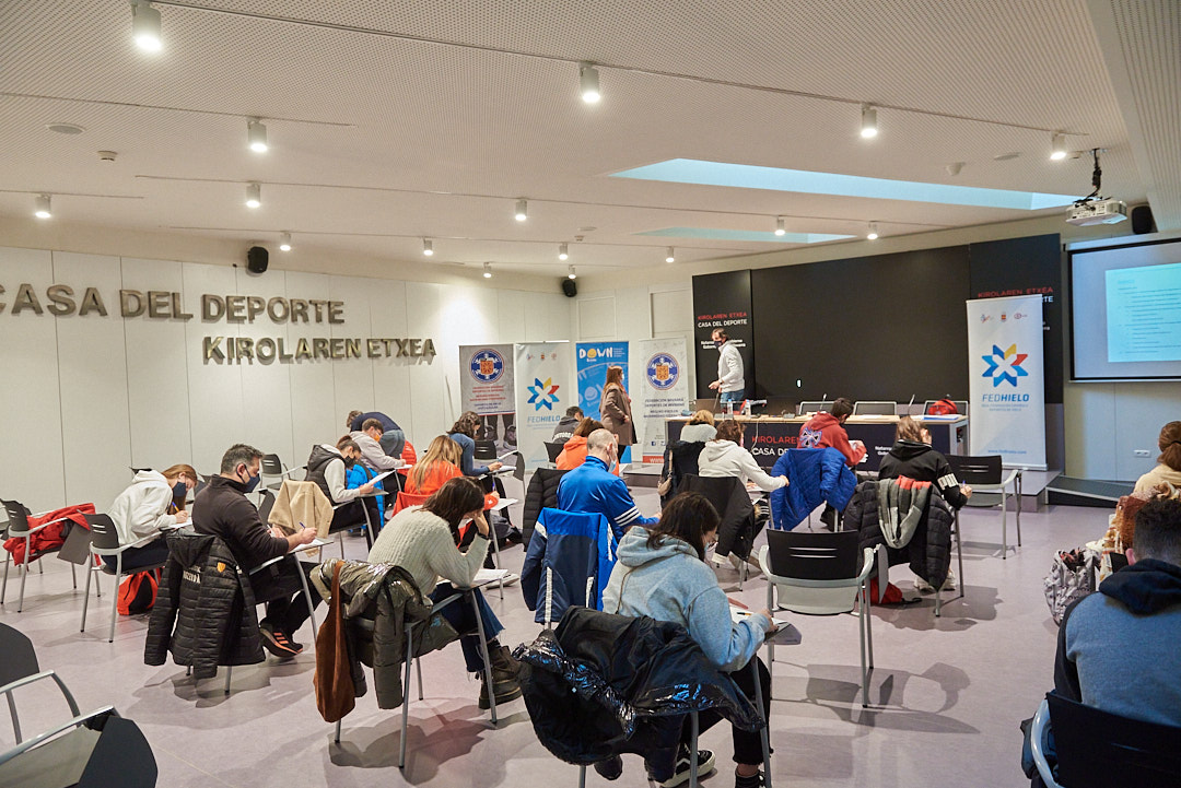 Jornada de Formación Técnicos/cas y Voluntarios/as Patinaje Sobre Hielo Inclusivo